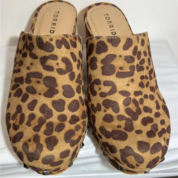 Torrid Womens Studded Platform Wood Leopard Print Mules Sz 9WW Xtra Wide Superb! - Picture 4 of 11